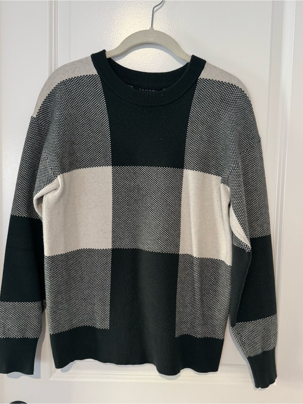 Tahari green and Cream Plaid Crewneck Sweater